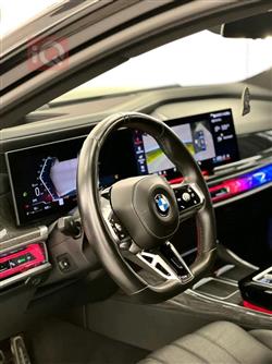 بي ام دبليو الفئة 7